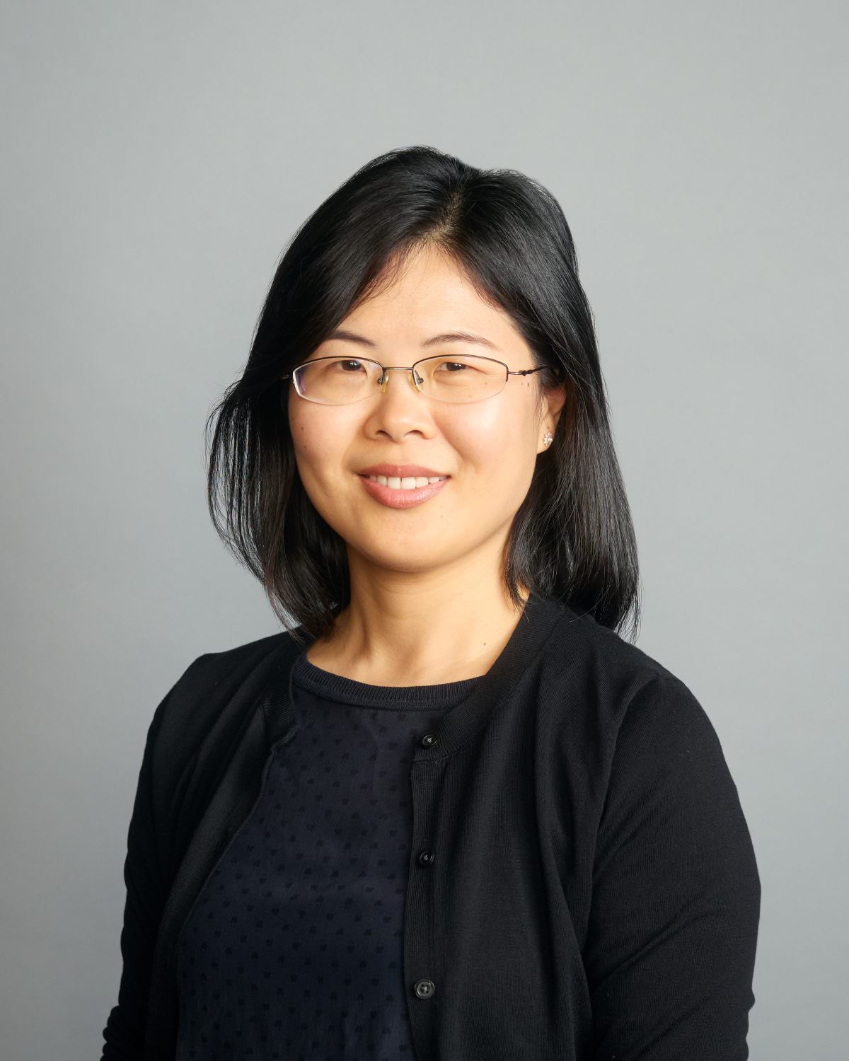 professional photo of lijun zhang